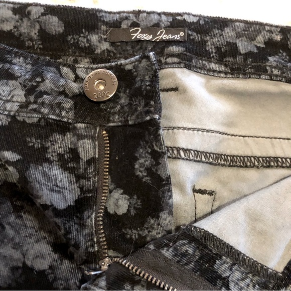 ☀️ Foxy Jeans Corduroy Black&Floral Pants Size 29 - Picture 9 of 9